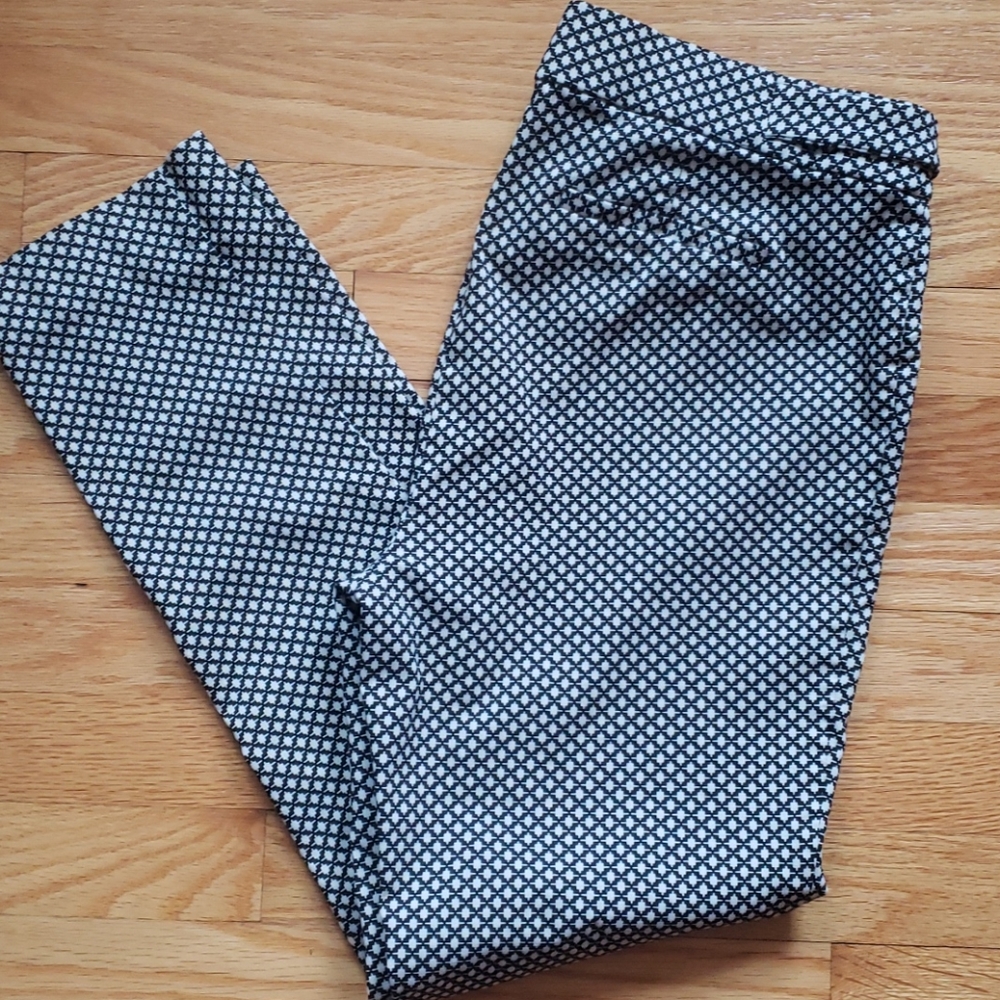 Rafaella black & cream patterned stretch capris 14